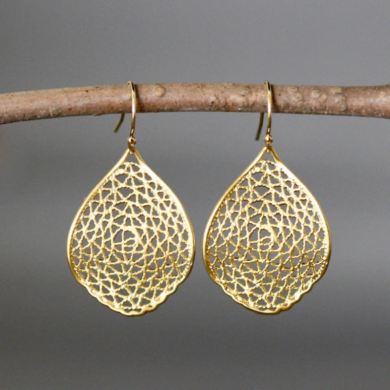 Boucles d’oreilles pendentif creux en forme de feuille rétro - NovaShop NovaShop Gold Bigbuy