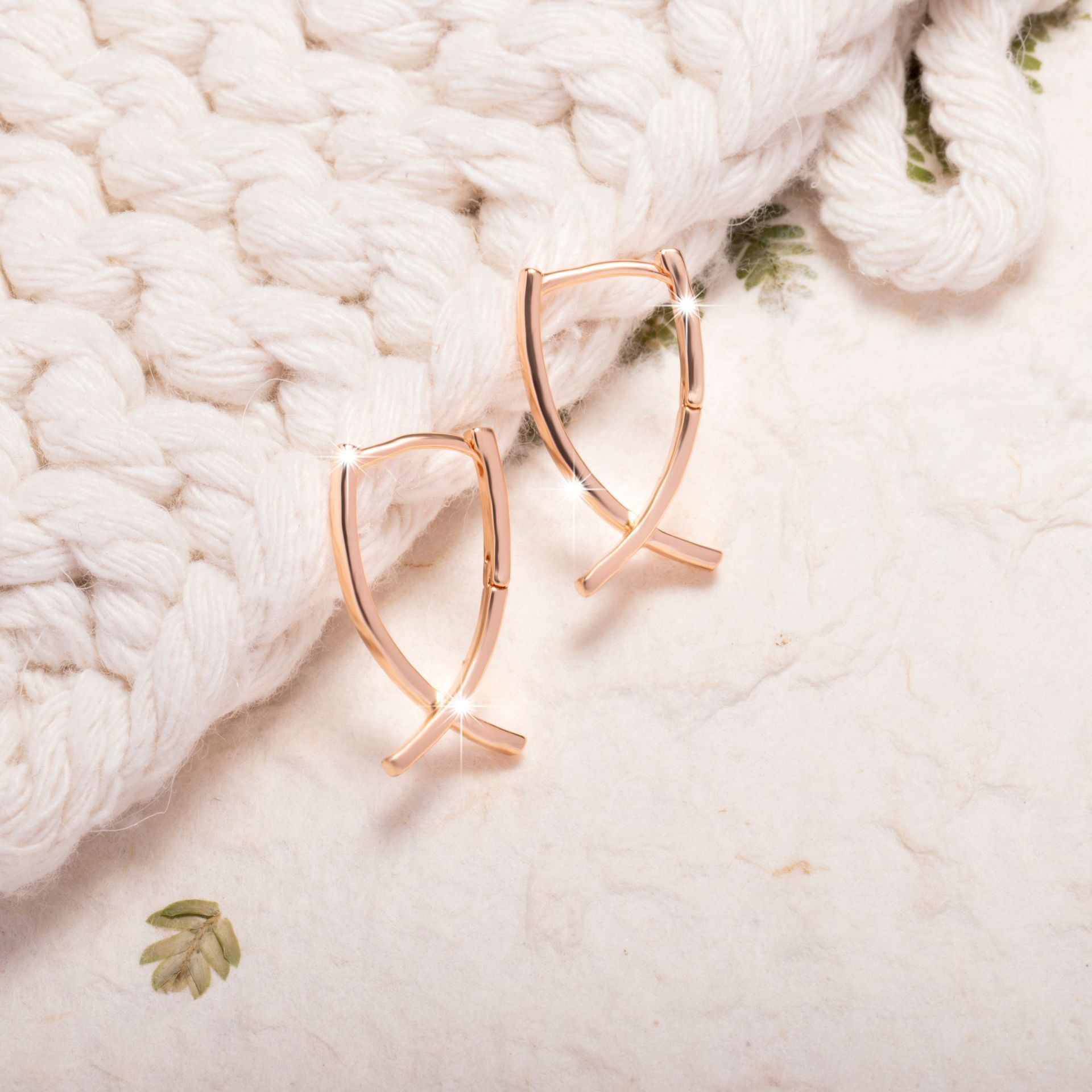 Boucles d’oreilles en forme de croix, allure luxueuse - NovaShop NovaShop Rose Gold Bigbuy