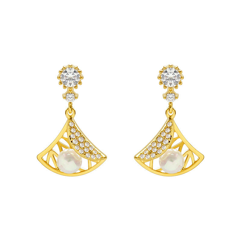 Openwork fan-shaped earrings with sterling silver needle