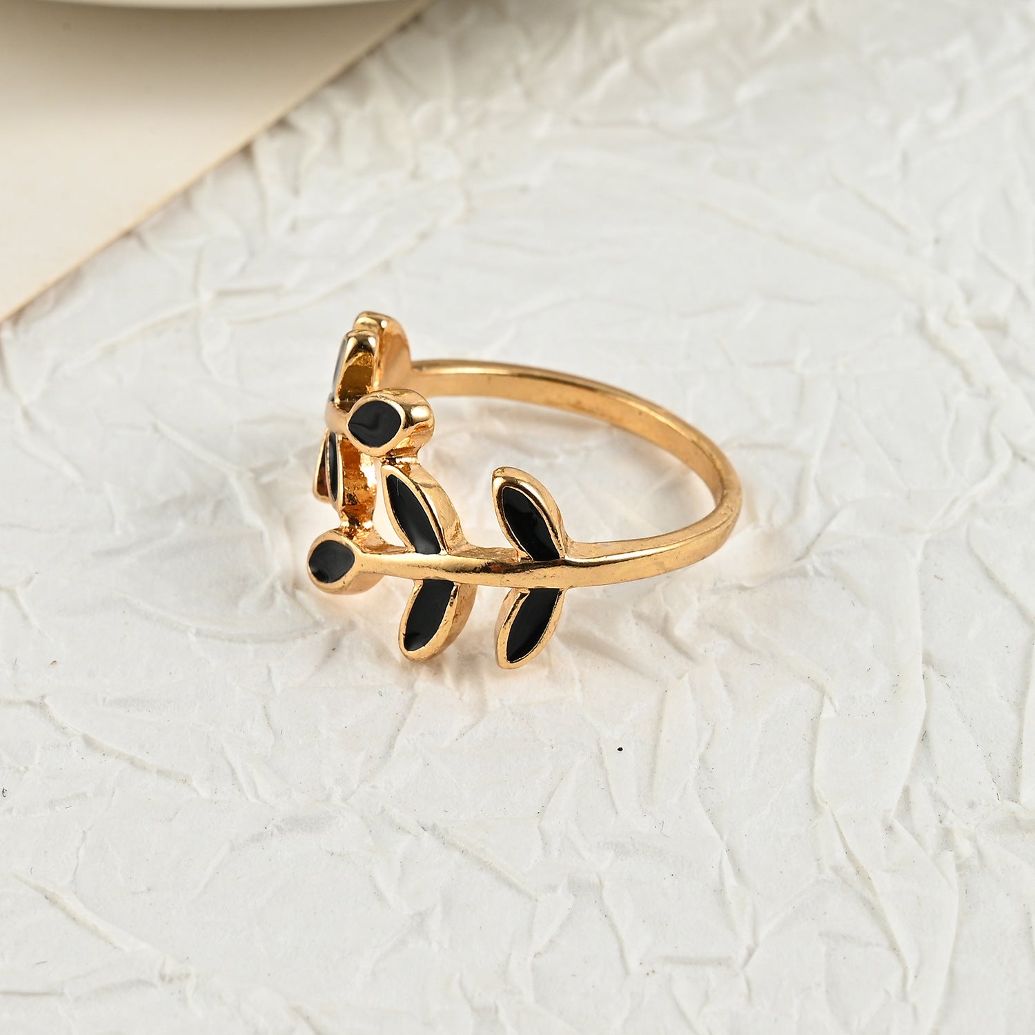 Elegant Geometric Leaf Ring for Women