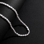 Handcrafted, refined and unisex necklace, perfectly suited to women thanks to its handcrafted natural mother-of-pearl pendant