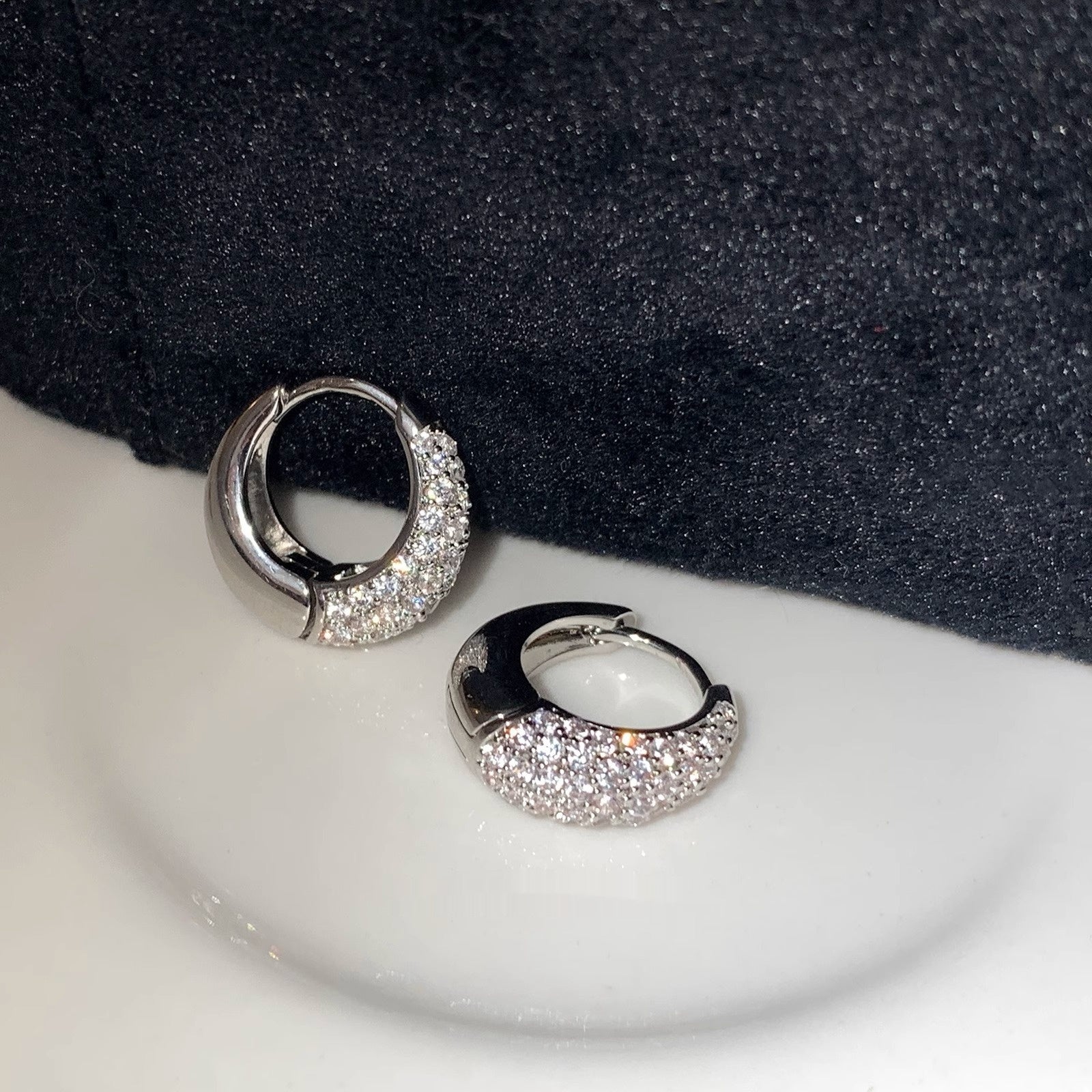 Boucles d’oreilles créoles personnalisées en zircon pour femme – Style tendance et élégant - NovaShop NovaShop Silver / Large Size Bigbuy