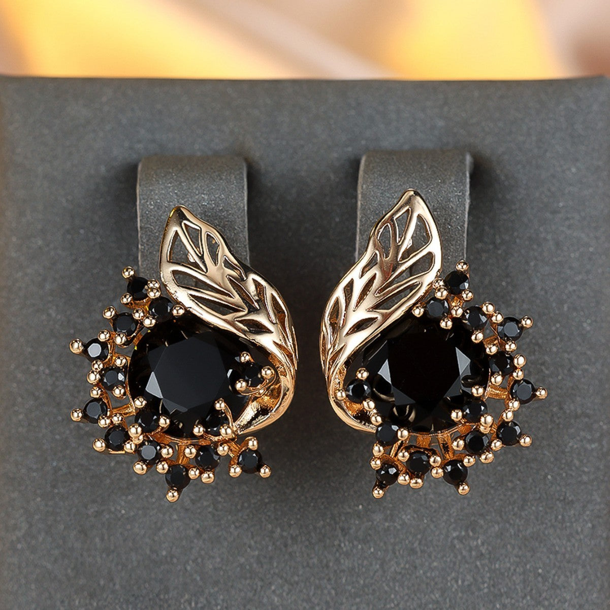 Boucles d’oreilles rondes fleurs plume en zircon - NovaShop NovaShop Black Diamond / Rose gold Bigbuy
