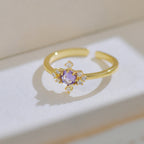 Ring with a design inspired by French style combines sophistication and modernity thanks to its elegant geometric shape