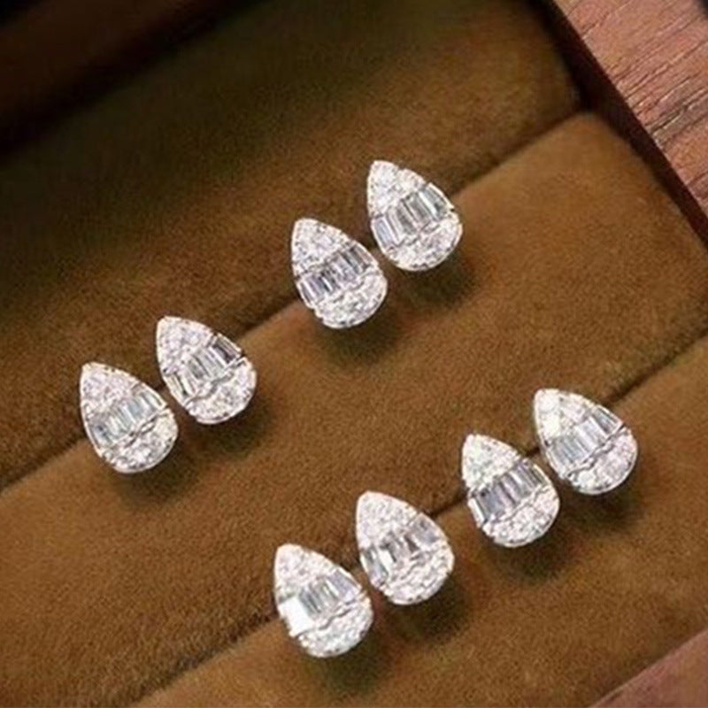 Refined teardrop earrings