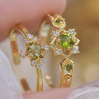 Ring with a design inspired by French style combines sophistication and modernity thanks to its elegant geometric shape