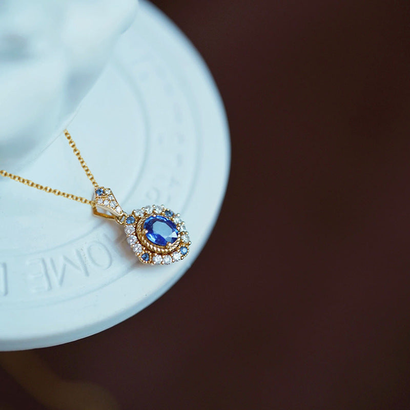 Huitan Luxury Royal Necklace