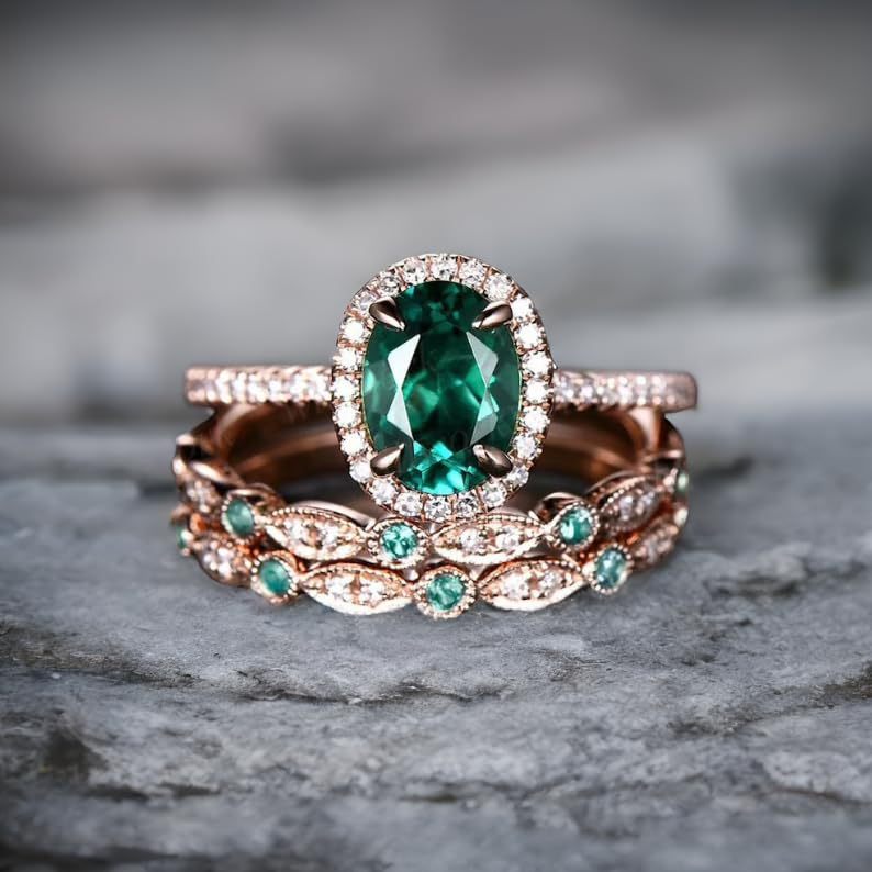 Fashionable three-in-one emerald laminated ring