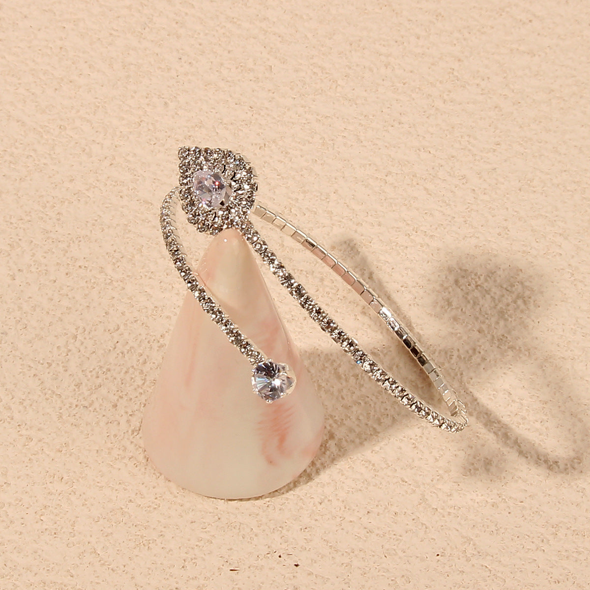 Trendy and sexy teardrop diamond bracelet