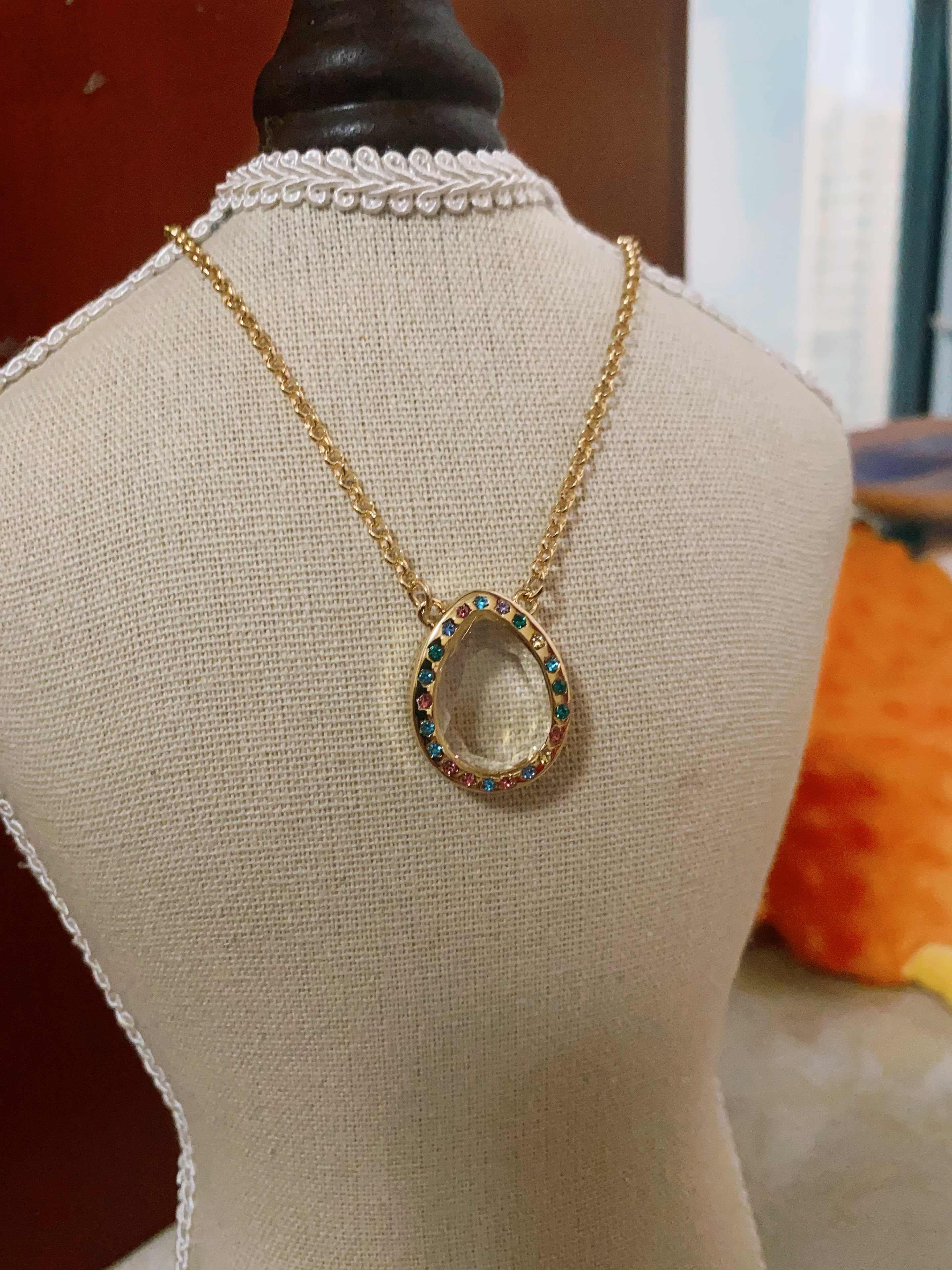 Customizable Clear Memorial Pendant with Opening - French Retro Style