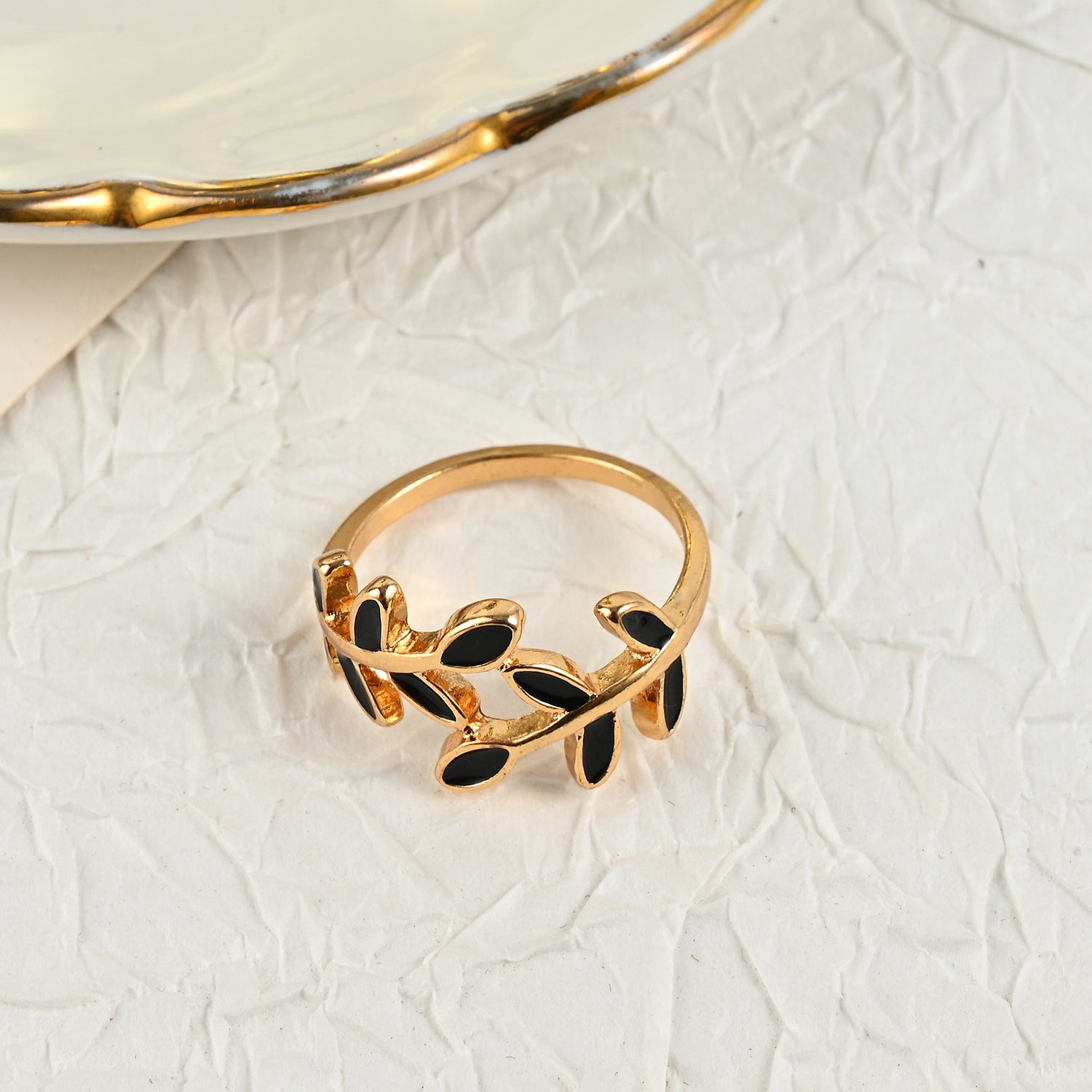 Elegant Geometric Leaf Ring for Women