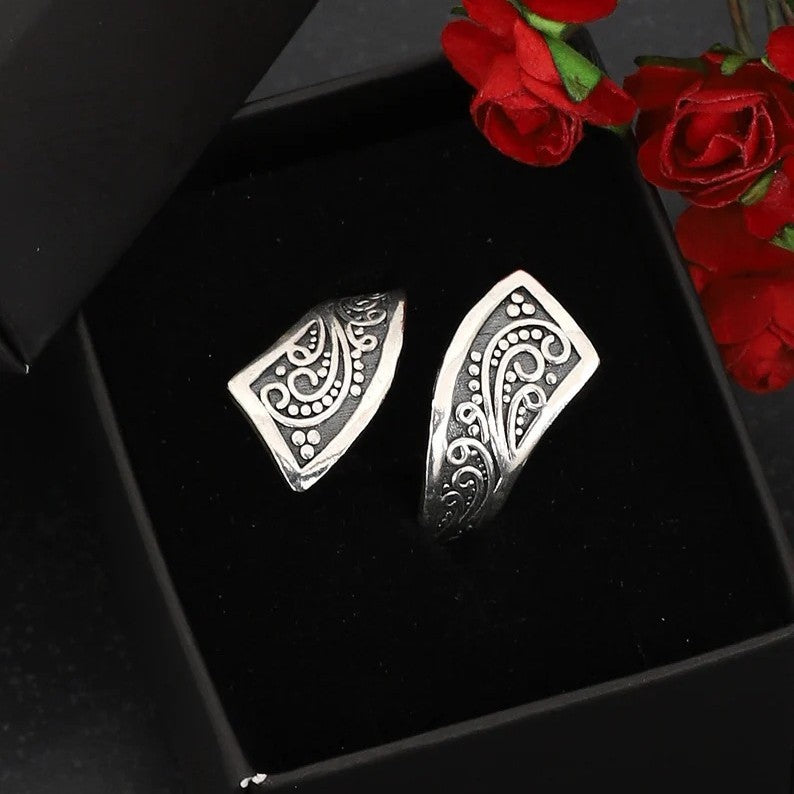 Women's Ring in a Minimalist and Personalized Retro Style