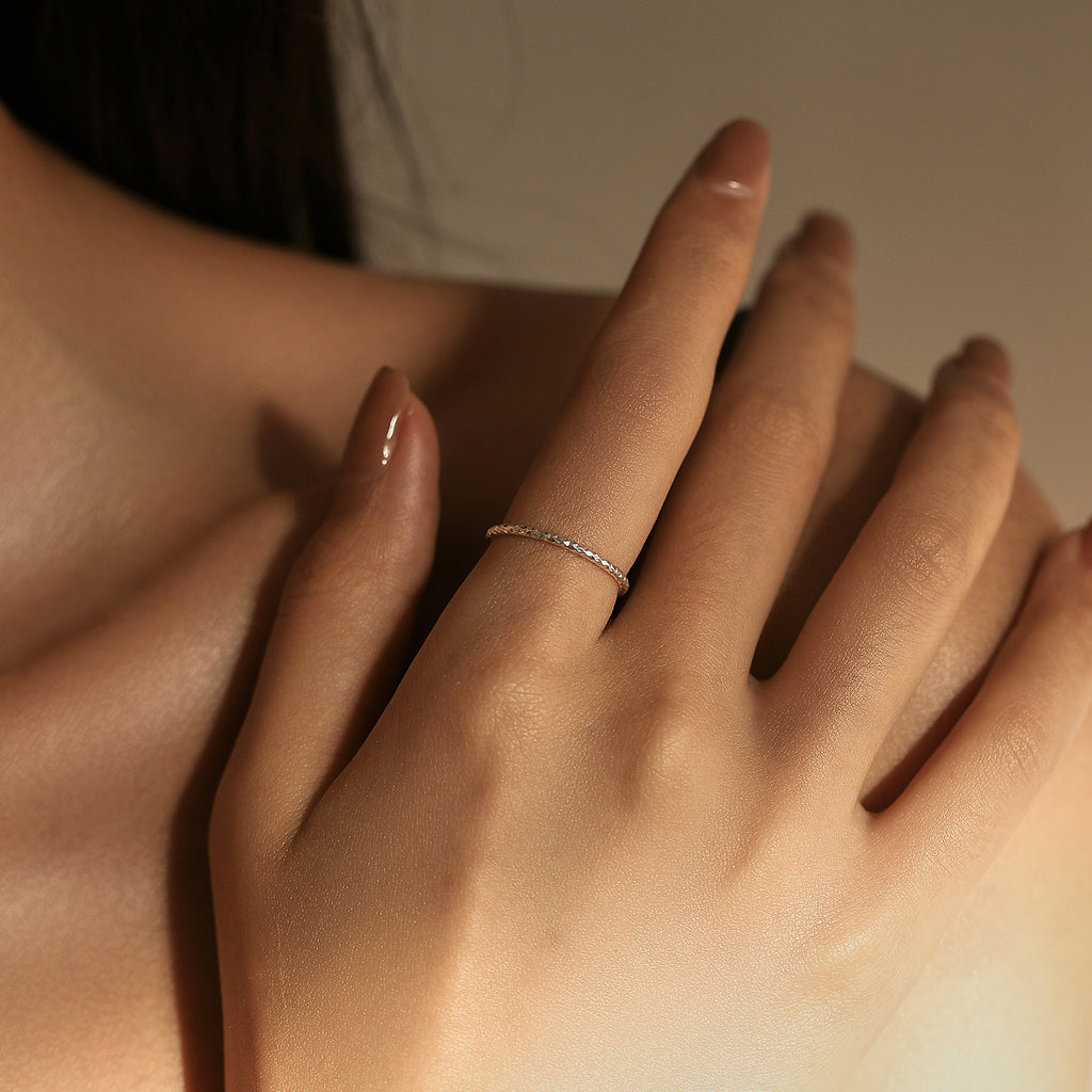 Fine Sterling Silver Ring for Women Bring a touch of elegance