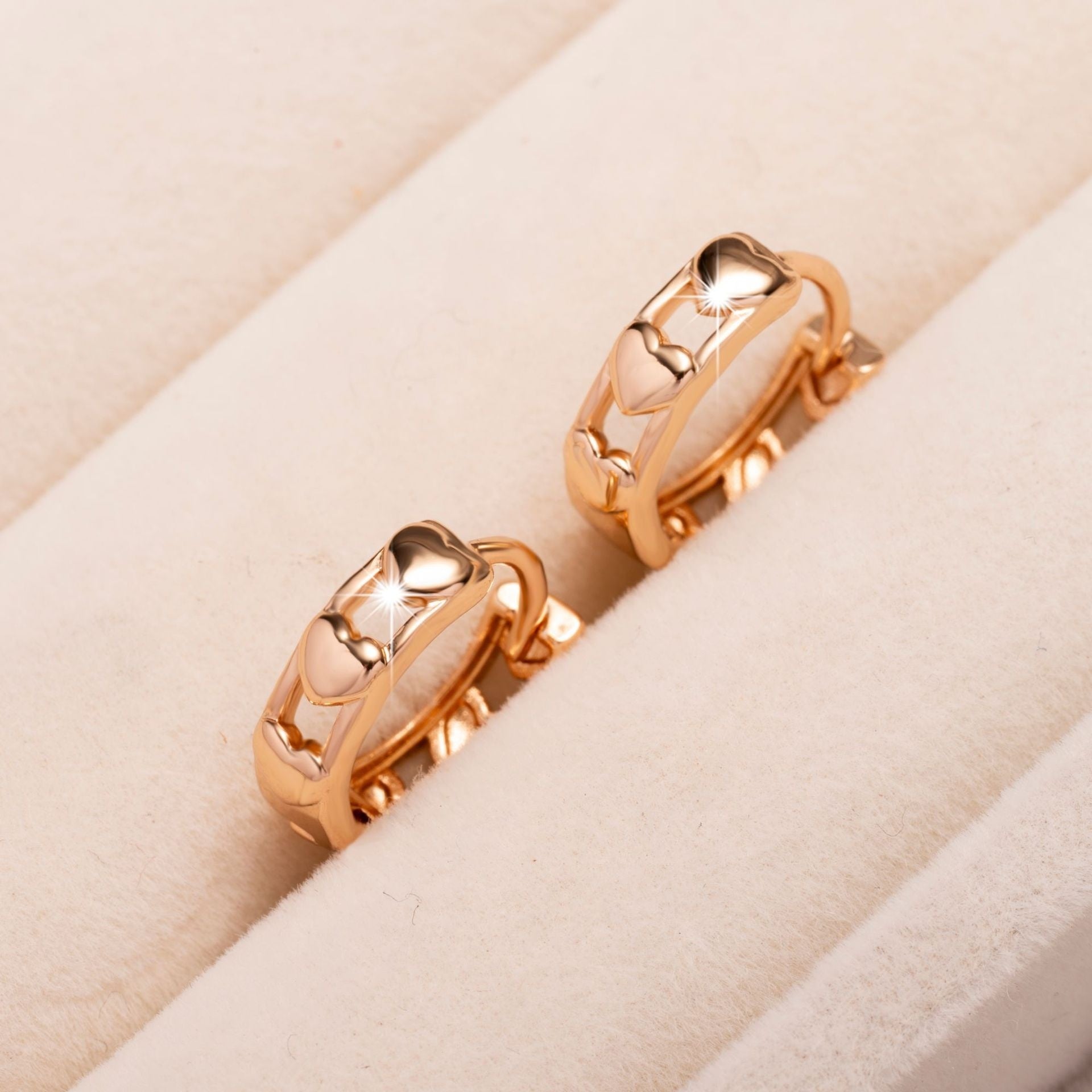 Unconventional style hollow heart earrings