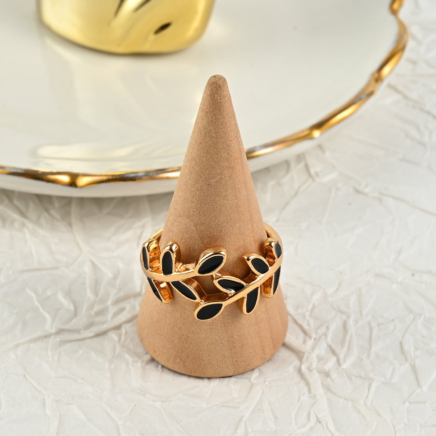 Elegant Geometric Leaf Ring for Women