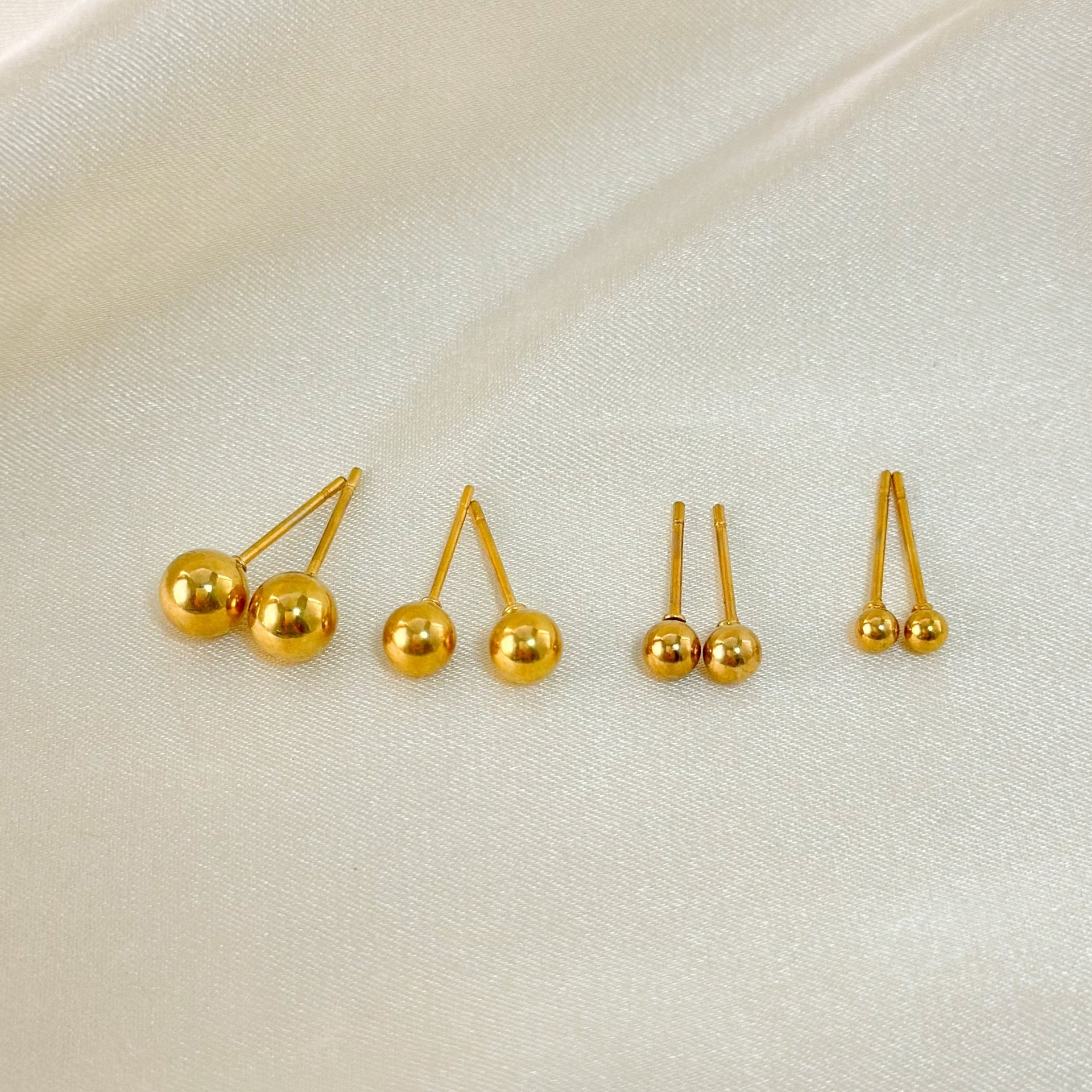 Boucles d’oreilles puces en acier inoxydable plaqué 18 carats, - NovaShop NovaShop MSE0015 G 3mm Bigbuy