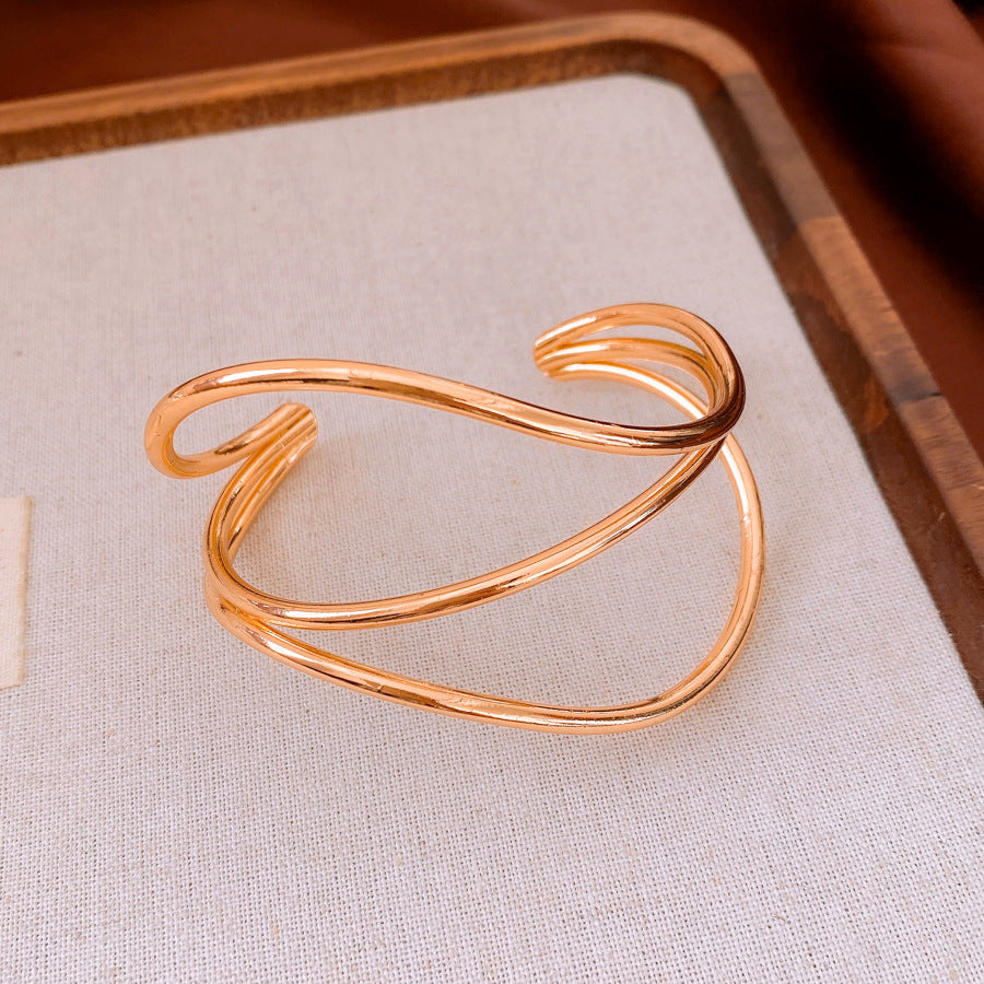 Bracelet ouvert à lignes géométriques irrégulières — Un bijou simple et polyvalent - NovaShop NovaShop Gold Bigbuy