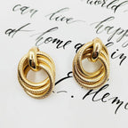 Boucles d’oreilles clous géométriques avec anneau embossé et torsadé - NovaShop NovaShop Gold Bigbuy