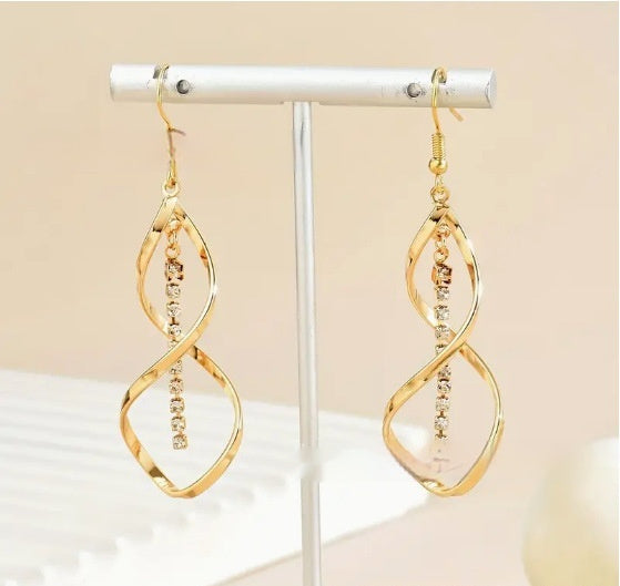 Creative Women's Earrings with Refined Spiral Design