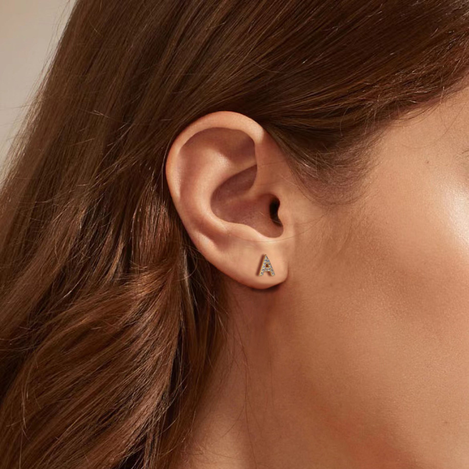 Boucles d’oreilles puces élégantes pour femmes avec lettres - NovaShop NovaShop Platinum A / 925 Silver Bigbuy