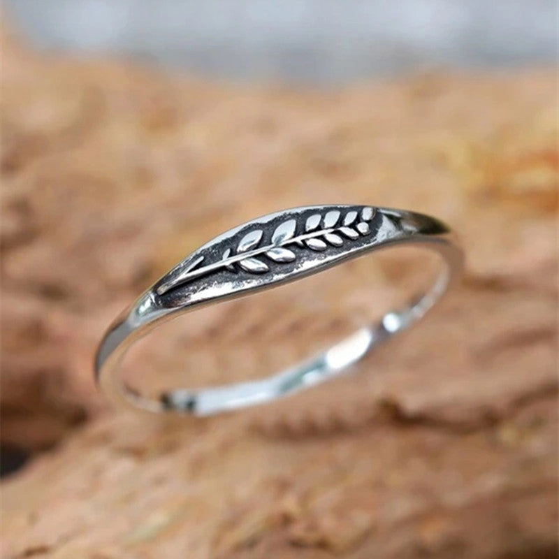 Elegant ring with unique design inspired by the natural element of wheat, symbolizing sweetness and prosperity