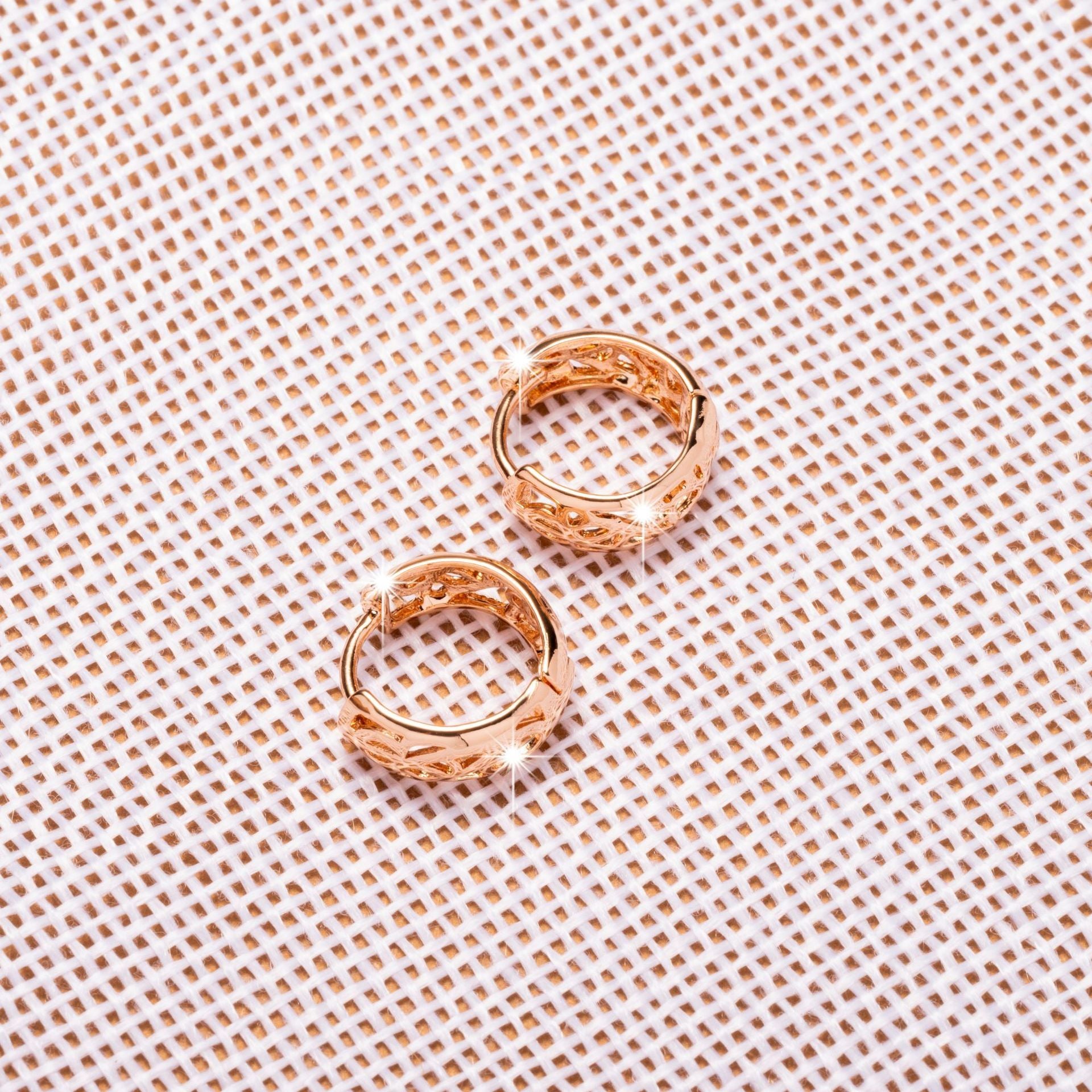 High quality earrings with elegant water drop design
