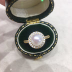 Jewelry consisting of a pendant, a pair of earrings and a ring