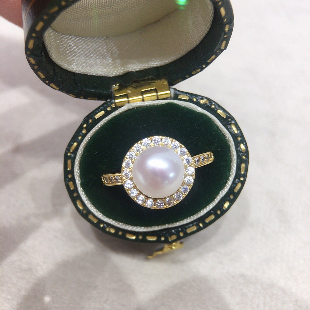 Jewelry consisting of a pendant, a pair of earrings and a ring