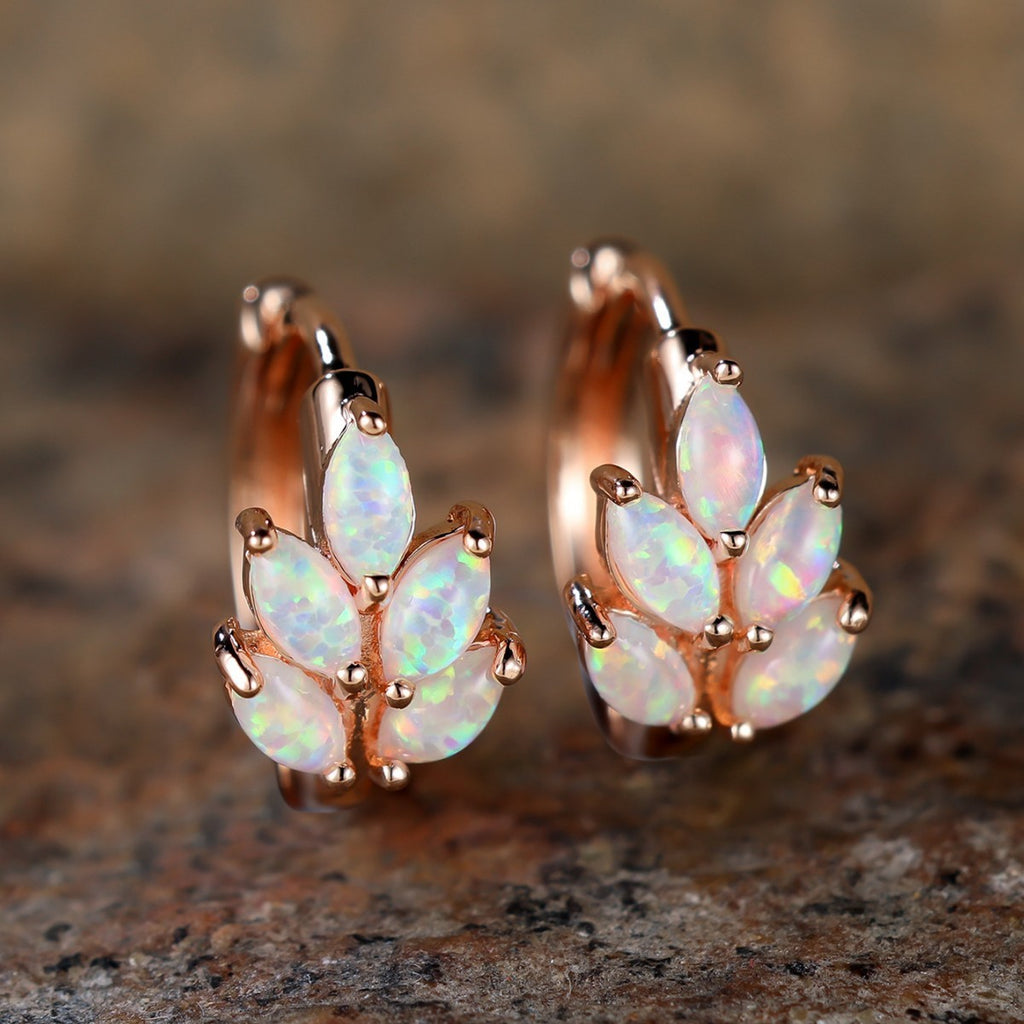 Simple leaf-shaped ear clip for women, versatile and retro personality