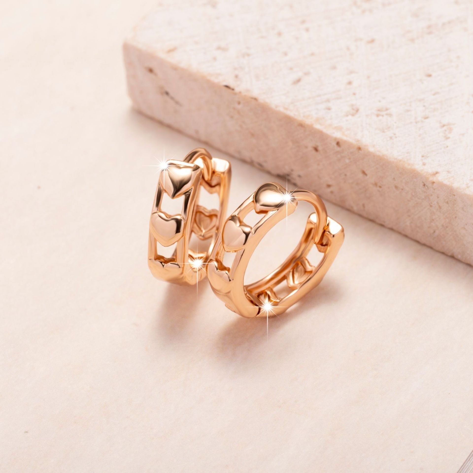Unconventional style hollow heart earrings