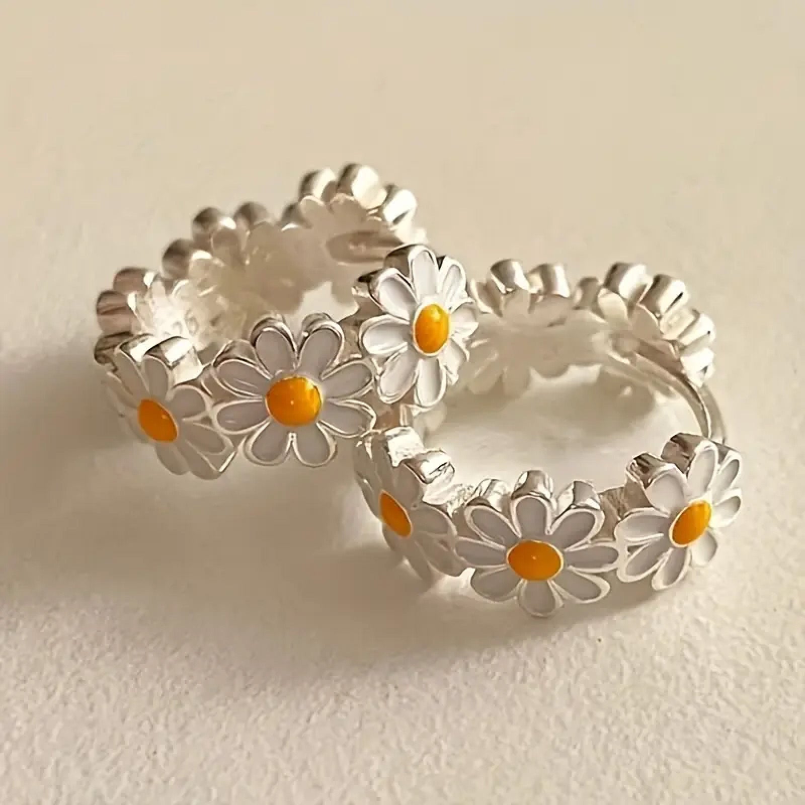 Trendy daisy flower ring and earrings