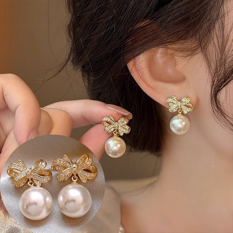 Elegant and versatile irregular pearl earrings