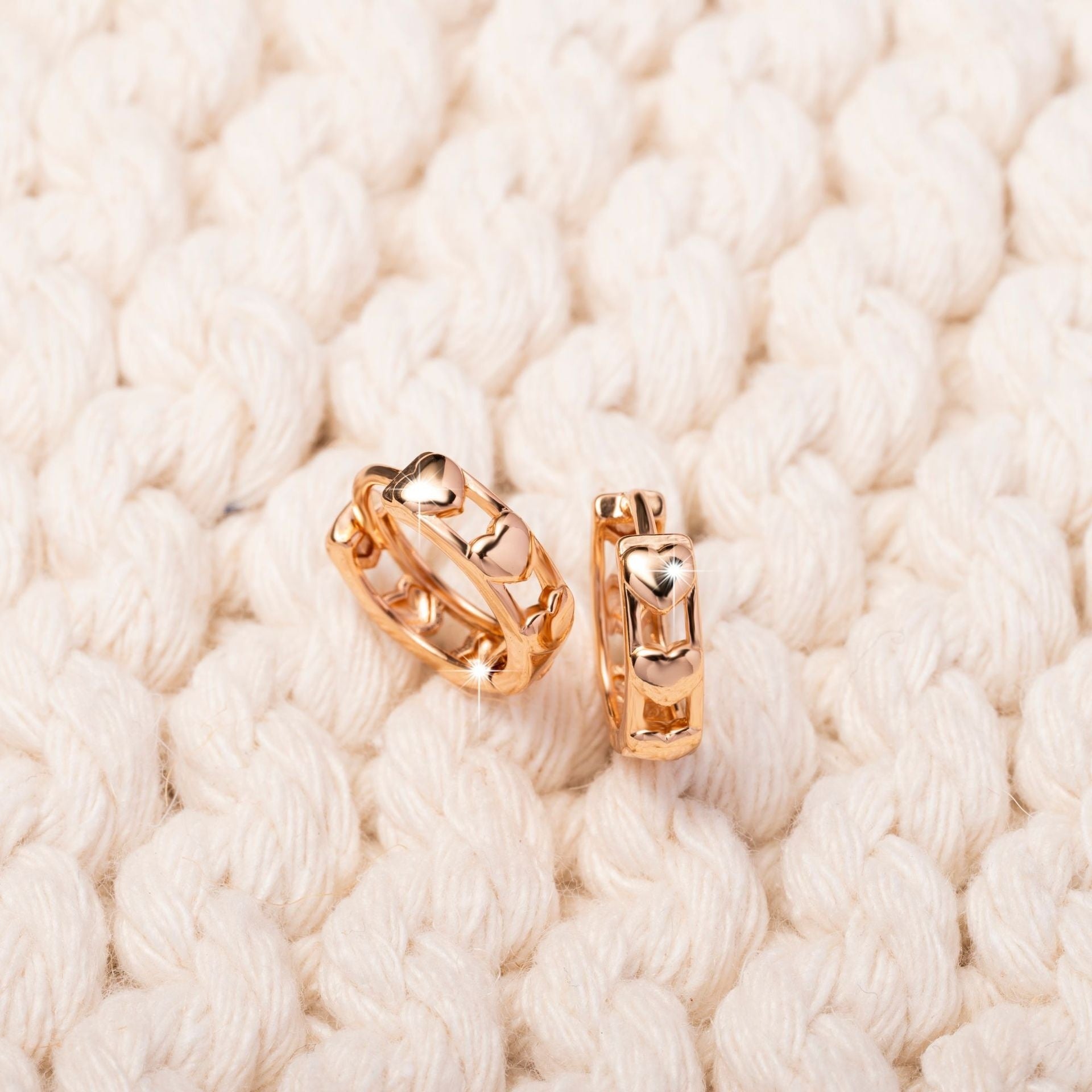 Unconventional style hollow heart earrings