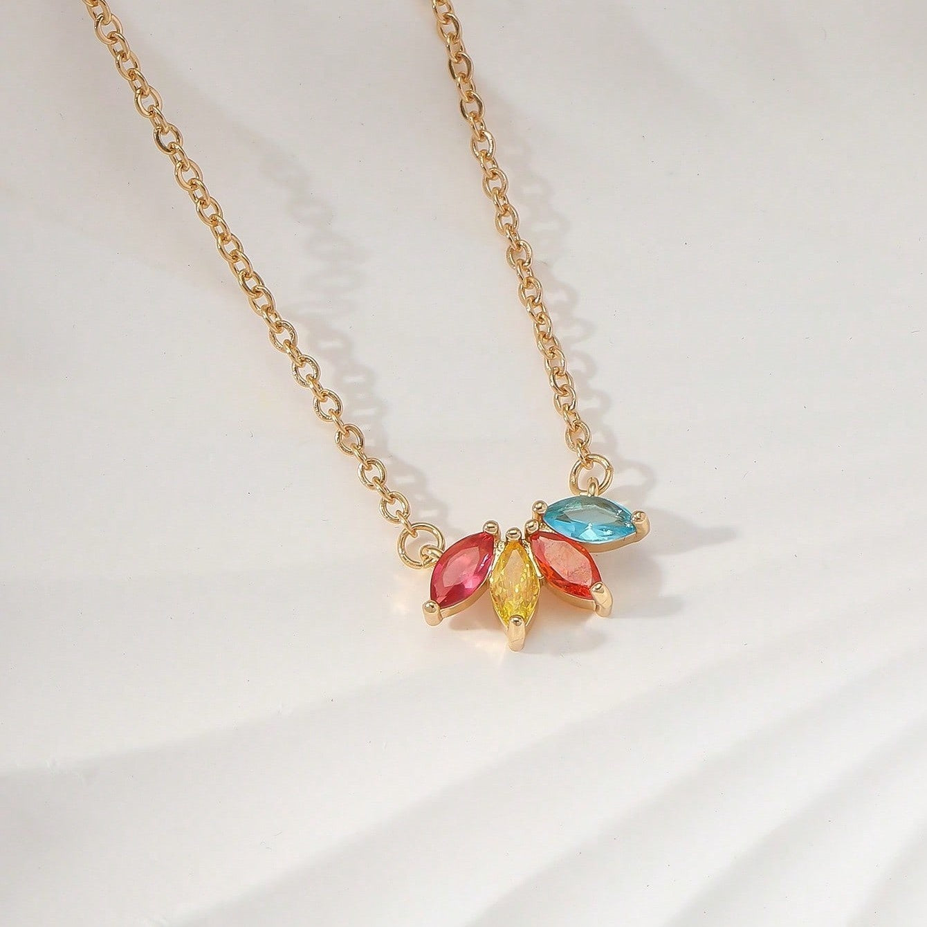 Collier feuille en strass pour femme – Design tendance et original - NovaShop NovaShop Golden Yellow Bigbuy