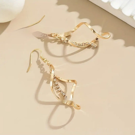 Creative Women's Earrings with Refined Spiral Design