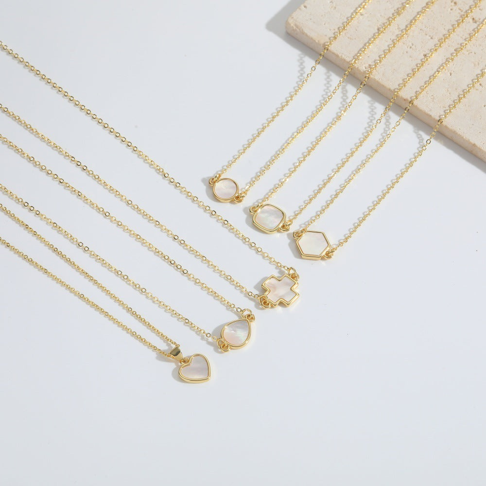 Vintage Heart Pendant Necklace - Elegant Clavicle Chain