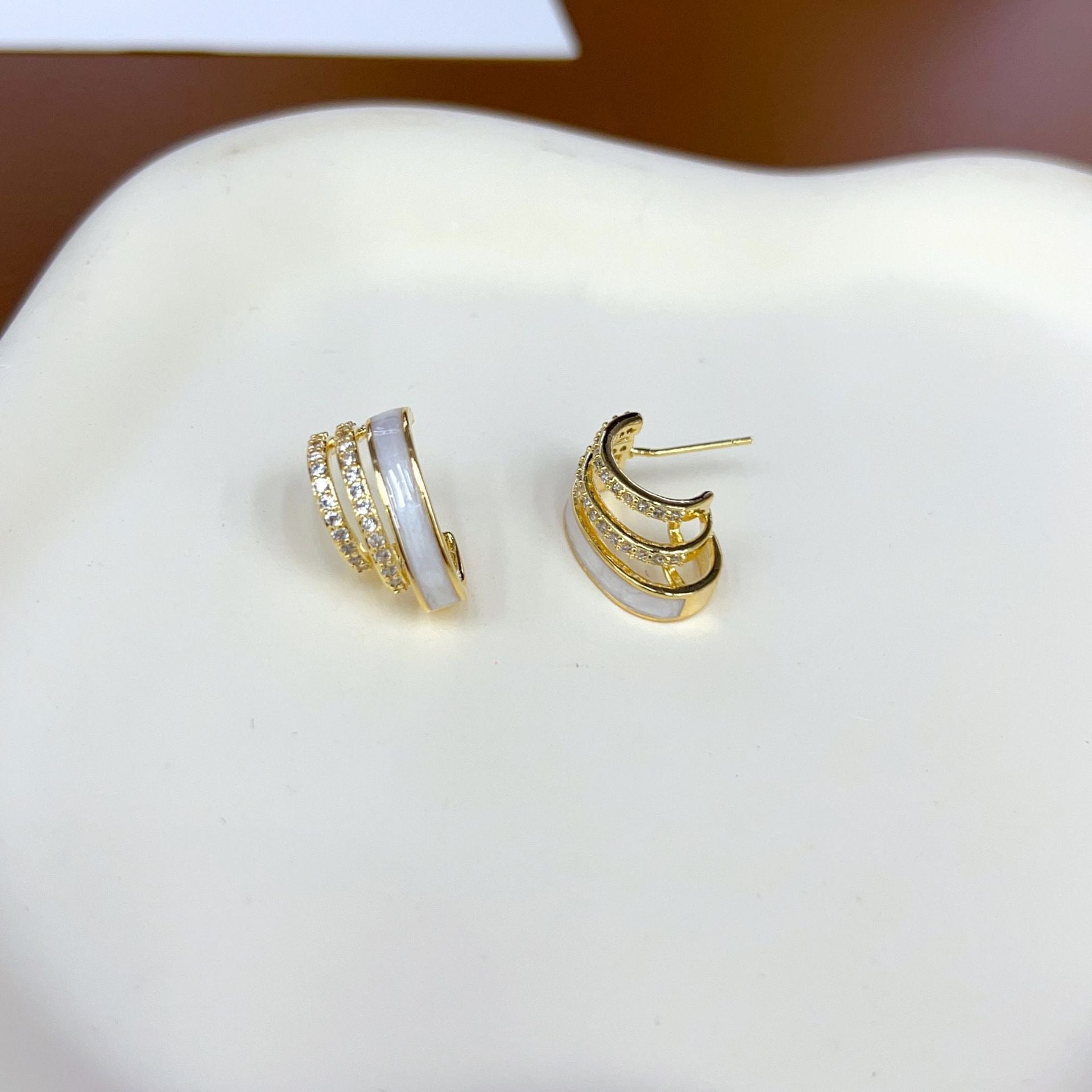 Clip-on earrings without piercing with oil painting and red diamonds