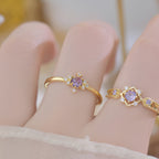 Ring with a design inspired by French style combines sophistication and modernity thanks to its elegant geometric shape