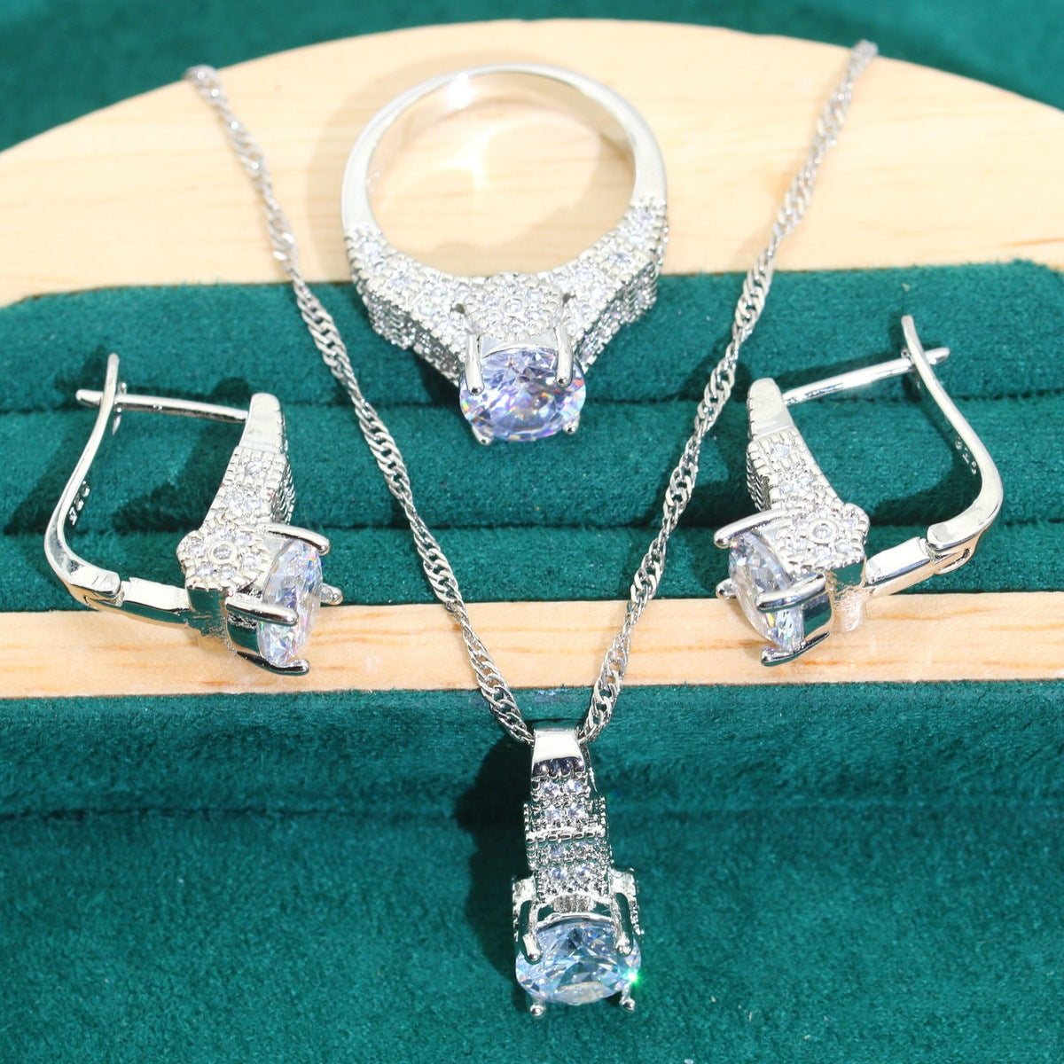 Four-Piece Zircon Set – Necklace, Bracelet, Earrings and Ring Dare to Shine