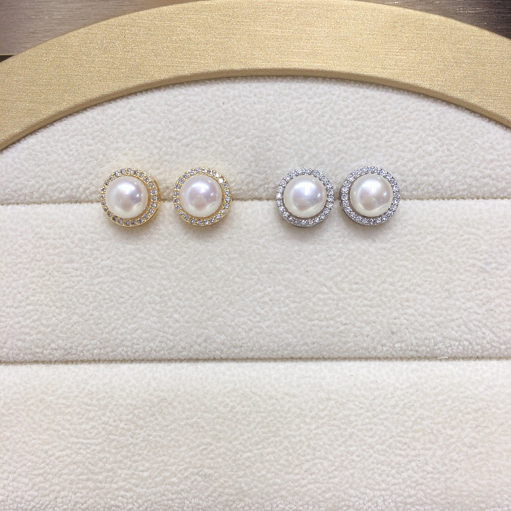 Jewelry consisting of a pendant, a pair of earrings and a ring