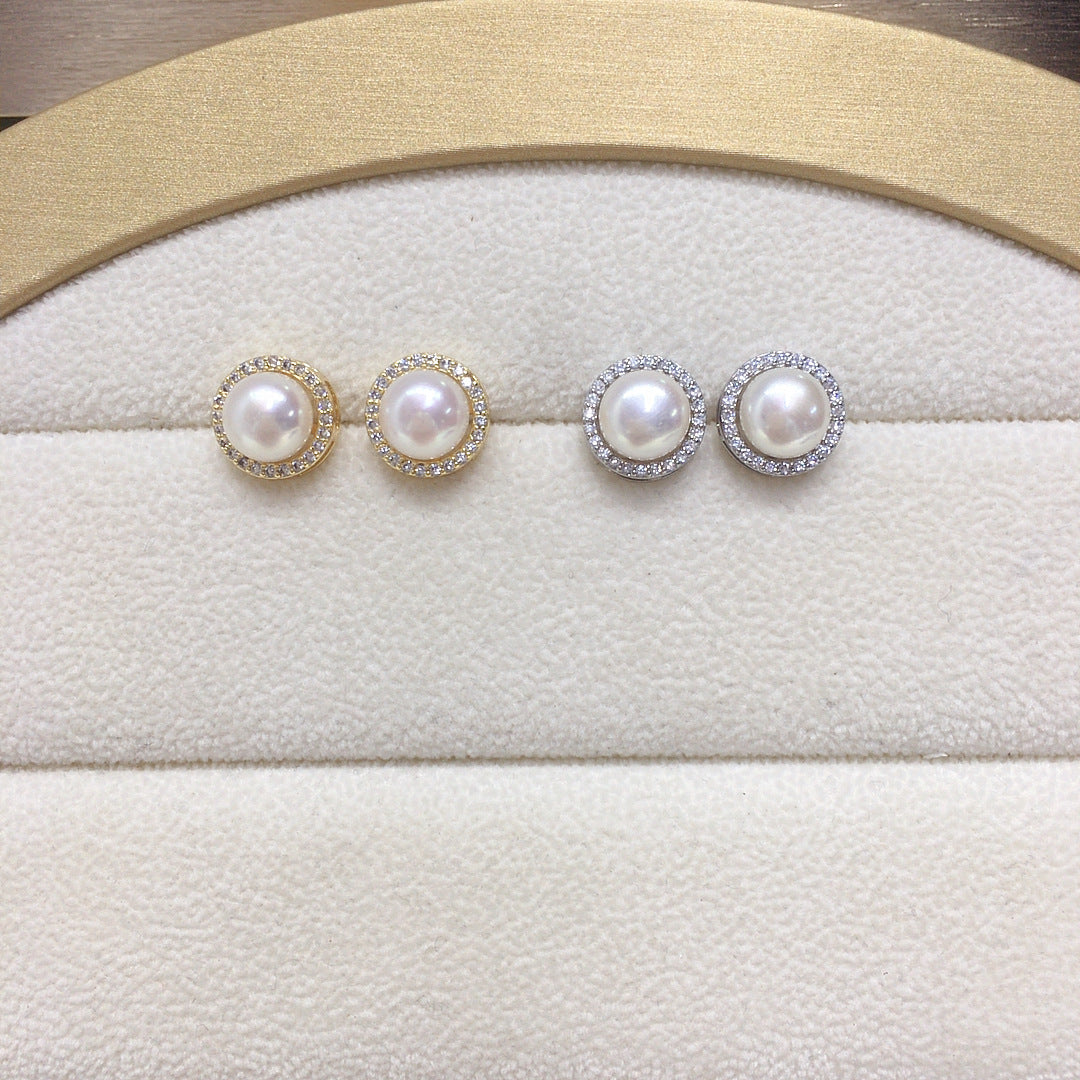 Jewelry consisting of a pendant, a pair of earrings and a ring