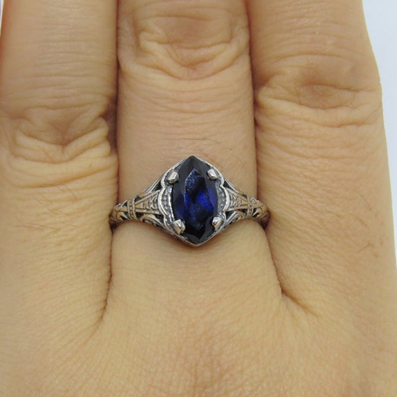 Versatile Women's Ring in Hollow Geometric Zircon