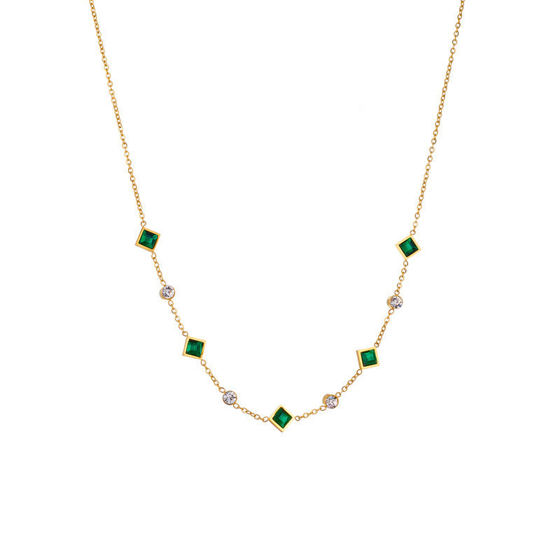 Collier en acier inoxydable avec cube et zircon émeraude – Style simple et personnalité - NovaShop NovaShop Gold Bigbuy