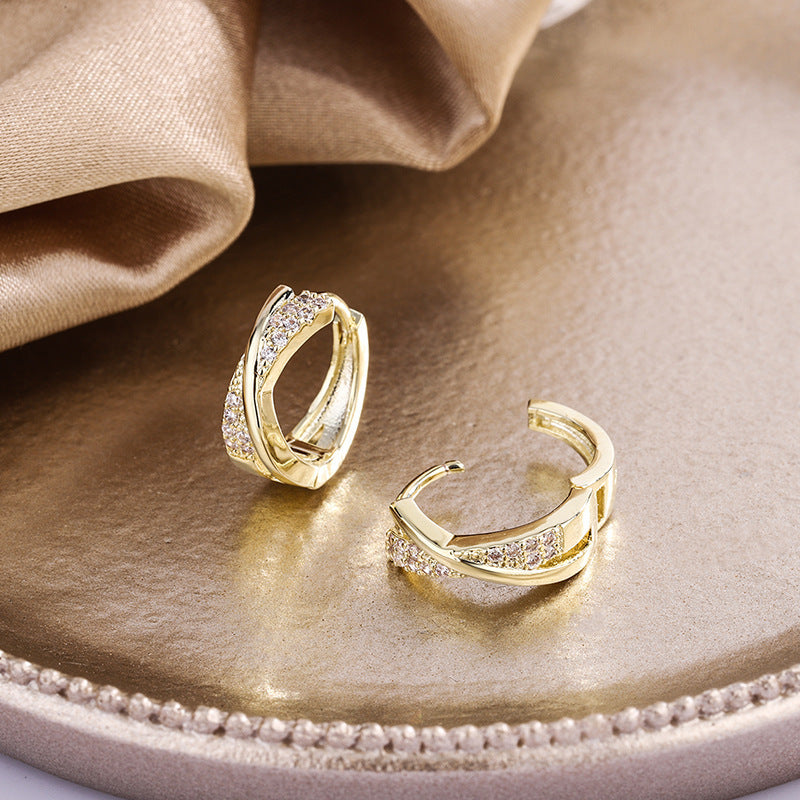 Simple and refined wild earrings