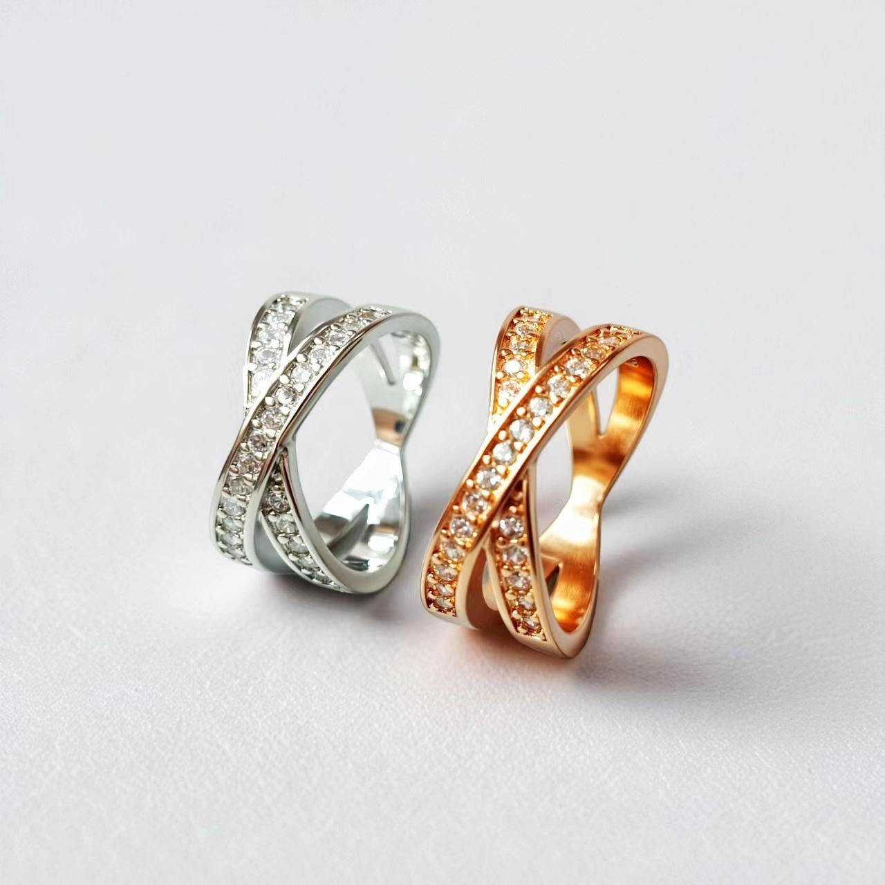 European and American metal ring with micro-inlaid zircons