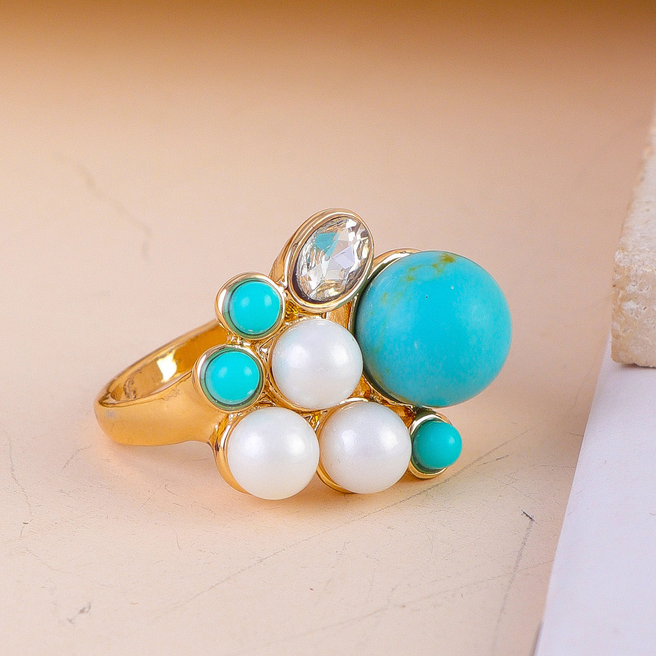 Simple and sensual floral pattern ring for women