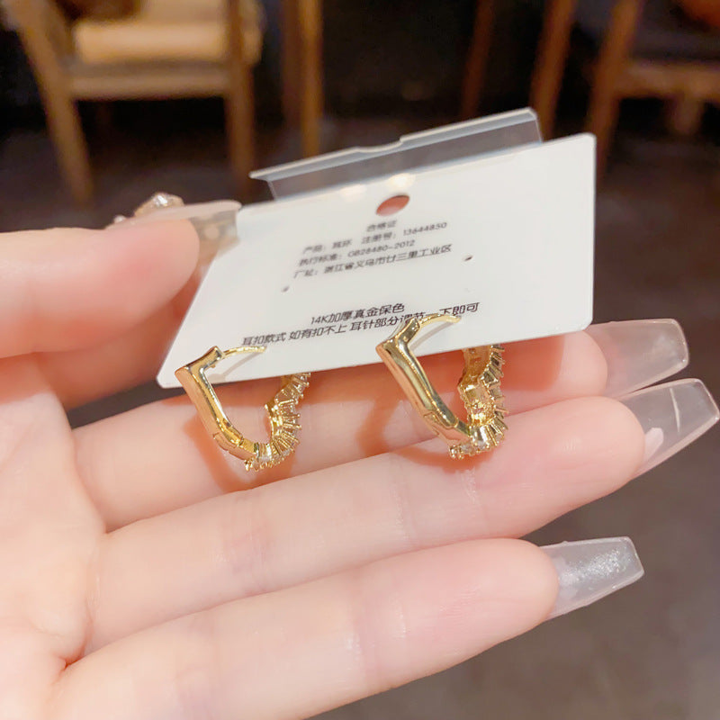 Minimalist and Elegant Heart-Shaped Earrings