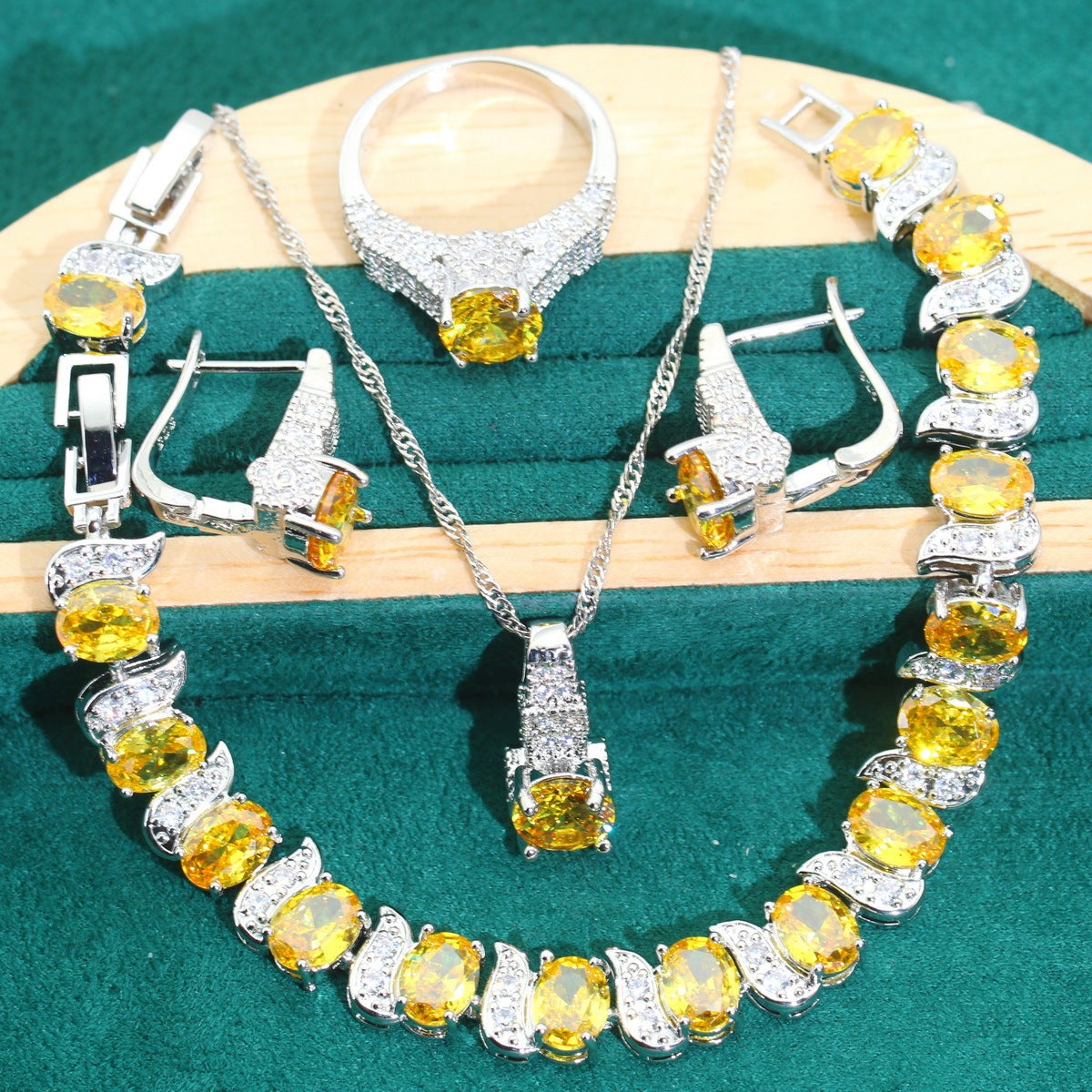 Four-Piece Zircon Set – Necklace, Bracelet, Earrings and Ring Dare to Shine