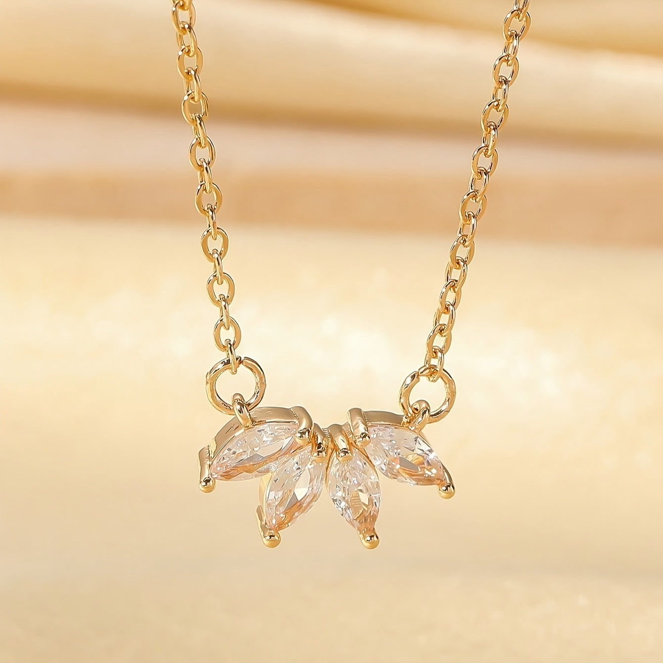 Collier feuille en strass pour femme – Design tendance et original - NovaShop NovaShop Golden Yellow Bigbuy