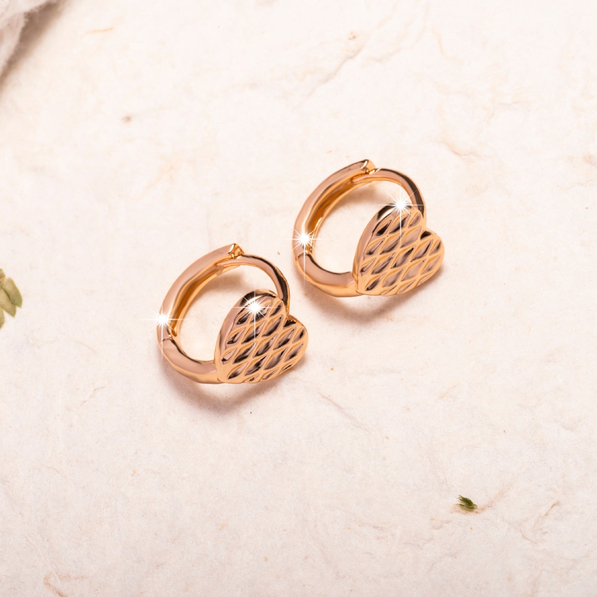 Simple and elegant style earrings, designed in copper